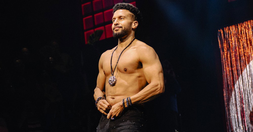 Sydney Harcourt marks the closure of Cats by hitting the Eagle NYC: “Wear a jock”
